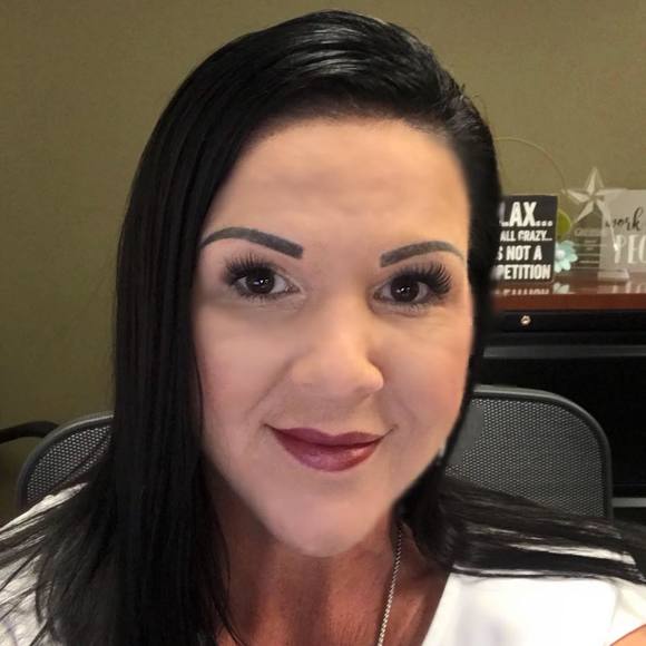 Meet your Posher, Jennifer - Picture 1 of 1